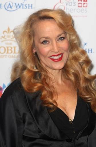 5 of Jerry Hall's Best Beauty Tips for Ageing Gracefully_5