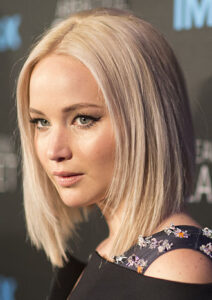 Adele warned Jennifer Lawrence not to act in "Passengers"