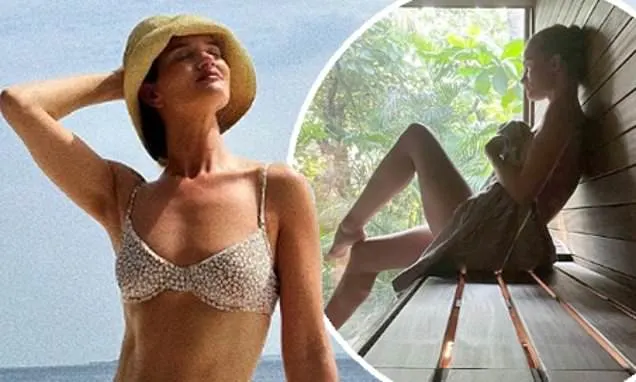 Rosie Huntington-latest Whiteley's photo leak is from the Maldives, and it has the model posing in a skimpy bikini and then getting naked in a sauna
