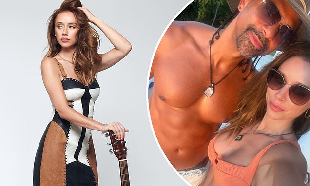 Una Healy posts a mysterious new photo but doesn't explain why she deleted any traces of David Haye from her Instagram account