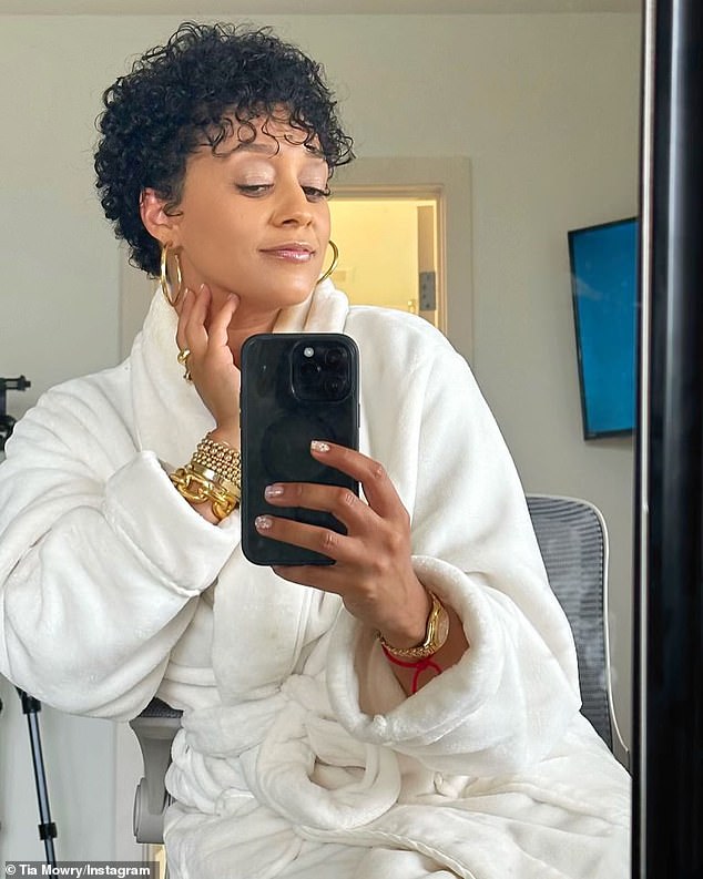 Tia Mowry Has Cut Her Hair Short After Splitting From Husband Cory Hardrict 