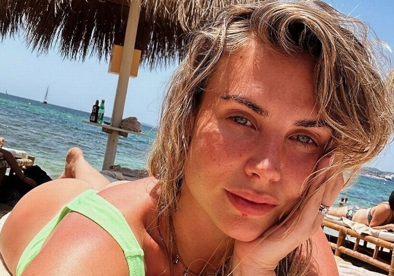 Maja Lindelof, 'hottest WAG' of the Premier League leaves fans hot and bothered in sun-kissed bikini snap