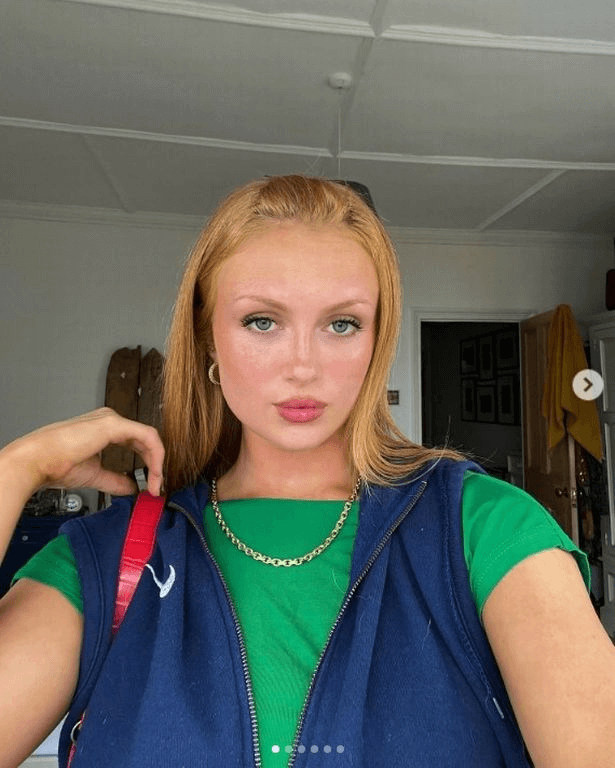 On Sunday, Maisie Smith took to Instagram to share several snaps wearing a blue sleeveless jacket that she admitted made her feel "extra pretty".
