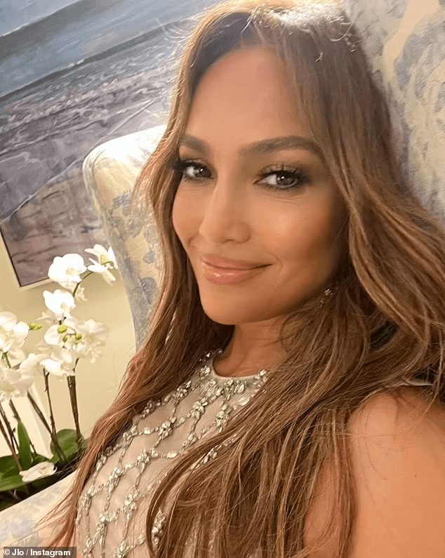 New song from upcoming album dedicated to Ben Affleck is teased with stunning selfies from Jennifer Lopez