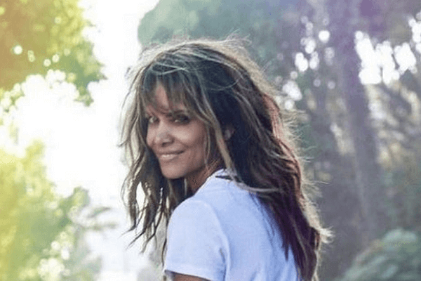 The incredible transformation of Halle Berry's hair as she debuts ...
