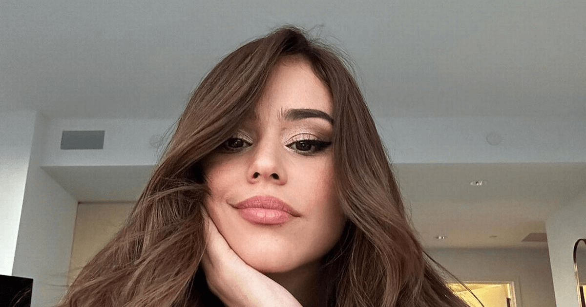 Yanet Garcia, ‘world’s hottest weather girl’, posed in saucy bathtub photo with a gorgeous smile