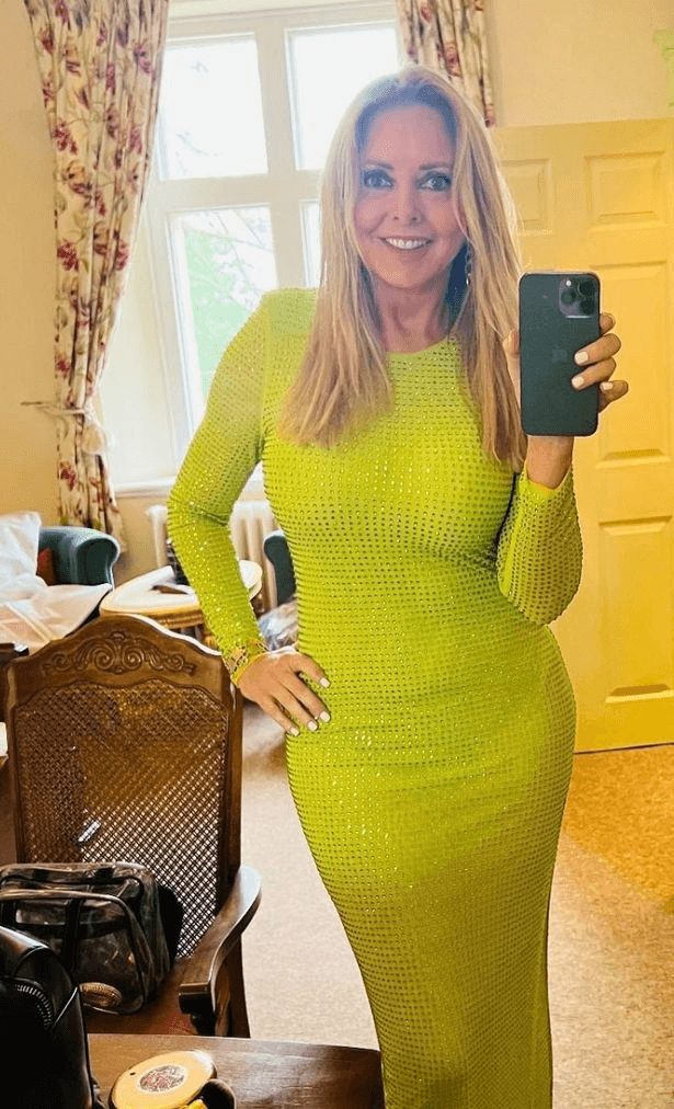 In a tight dress, Carol Vorderman stuns fans at a showbiz wedding