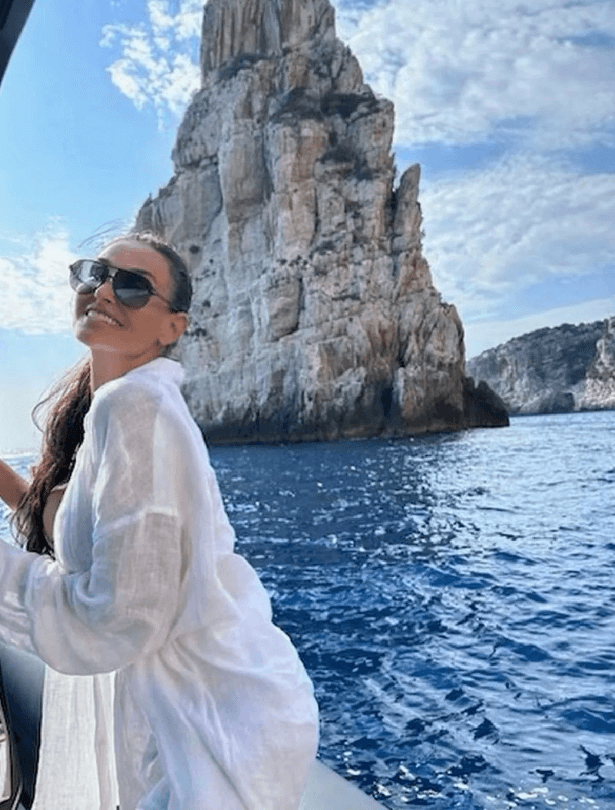 As Demi Moore said goodbye to summer on a wild breakaway, she snapped a few selfies in a khaki bikini with a sheer white cotton kimono.