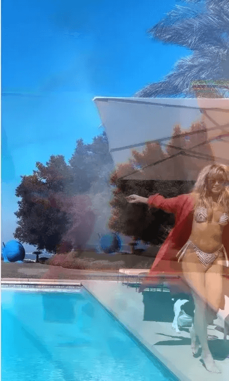 The teeny bikini of Heidi Klum shows off her famous figure and risks wardrobe malfunctions