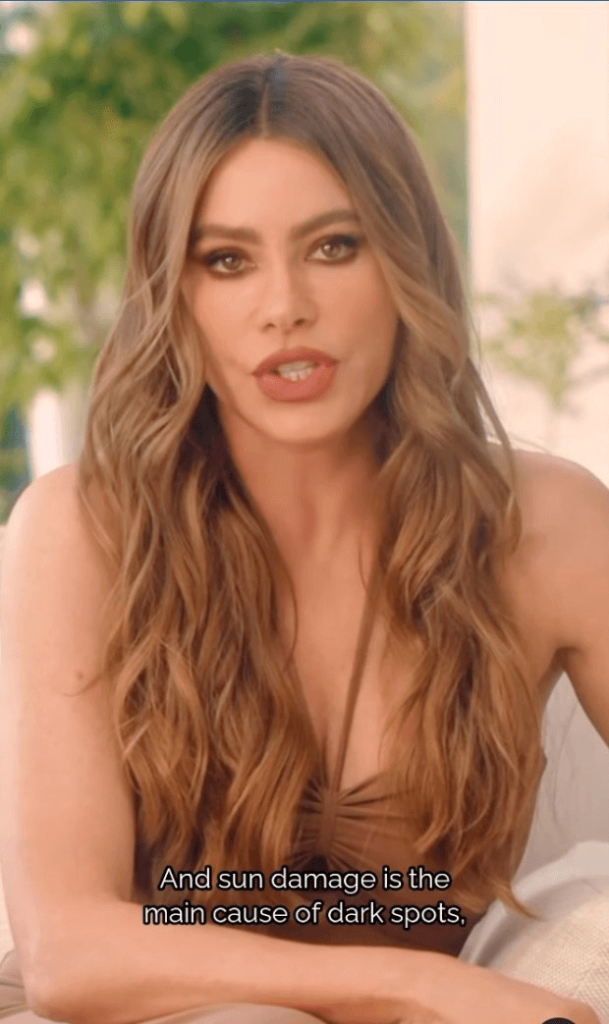 In a daring dress corset, Sofia Vergara displays jaw-dropping curves