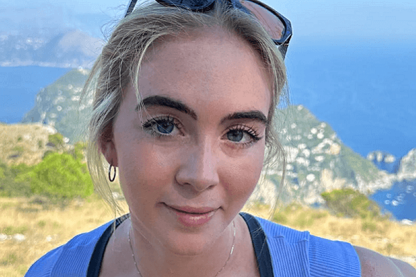 In teasing post from Italian vacation, Grace Charis is dubbed the world’s most gorgeous woman