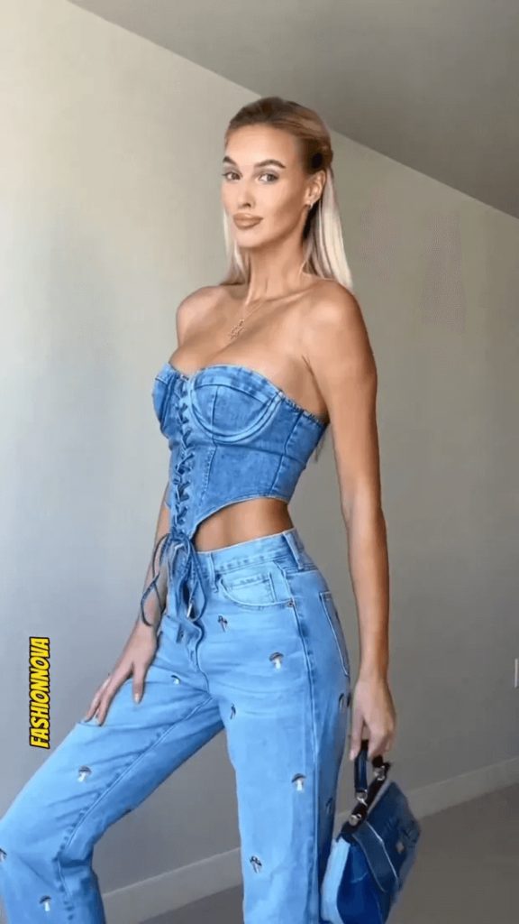 A tight-fitting all-jean outfit was worn by Veronika as she posed for the camera and captioned the photo: "Denim obsession."