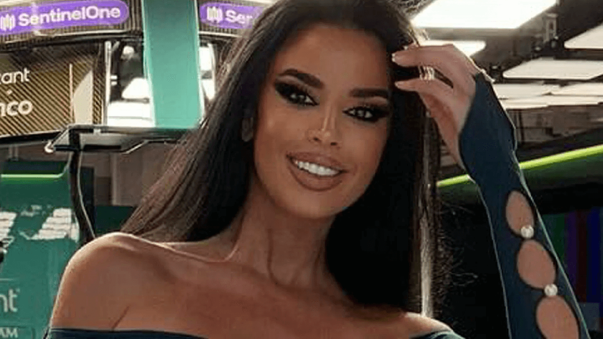 In a series of photos, Ivana Knoll posed in a see-through clothing as fans calling “the world’s most beautiful woman”