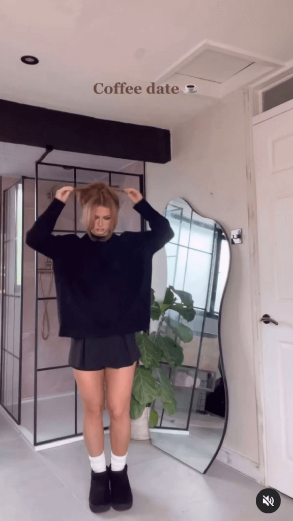 In a stunning video, Maisie Smith displayed her toned physique in a collection of fall-inspired ensembles. 