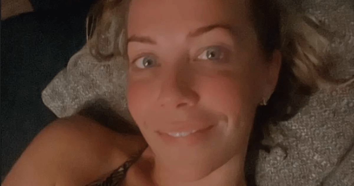 Laura Hamilton’s face lit up as she stripped down to a teeny towel after receiving a beauty treatment
