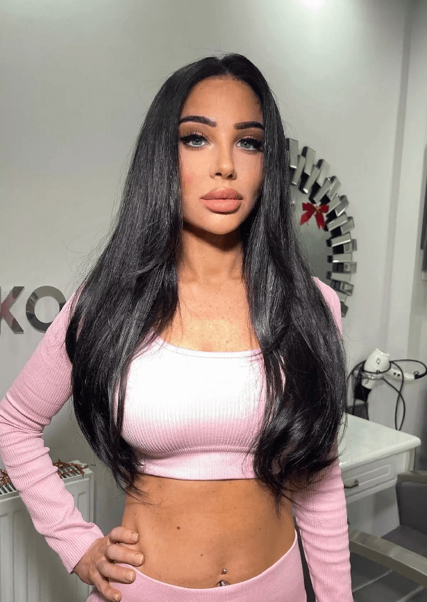 Fans call N-Dubz beauty Tulisa "breathtaking" as she flashes cheeky piercings in pink crop top