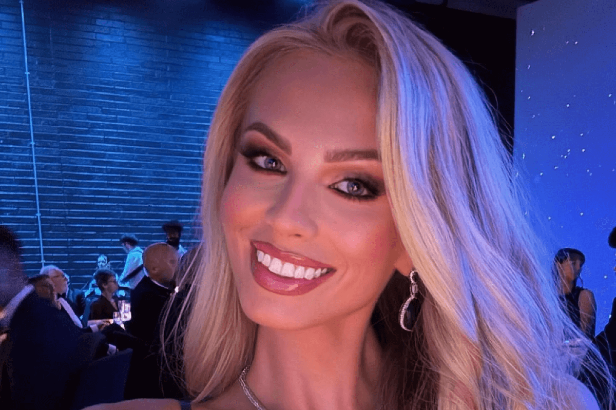 ‘The world’s sexiest MotoGP WAG’, Anet Mlcakova wowed fans in a beautiful low-cut green tight-fitting dress ‘The world’s sexiest MotoGP WAG’, Anet Mlcakova wowed fans in a beautiful low-cut green tight-fitting dress