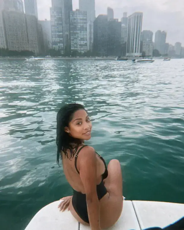 In a recent video, golfing goddess Waiyi Chan took a dip in a black bikini from a boat to the delight of her fans.