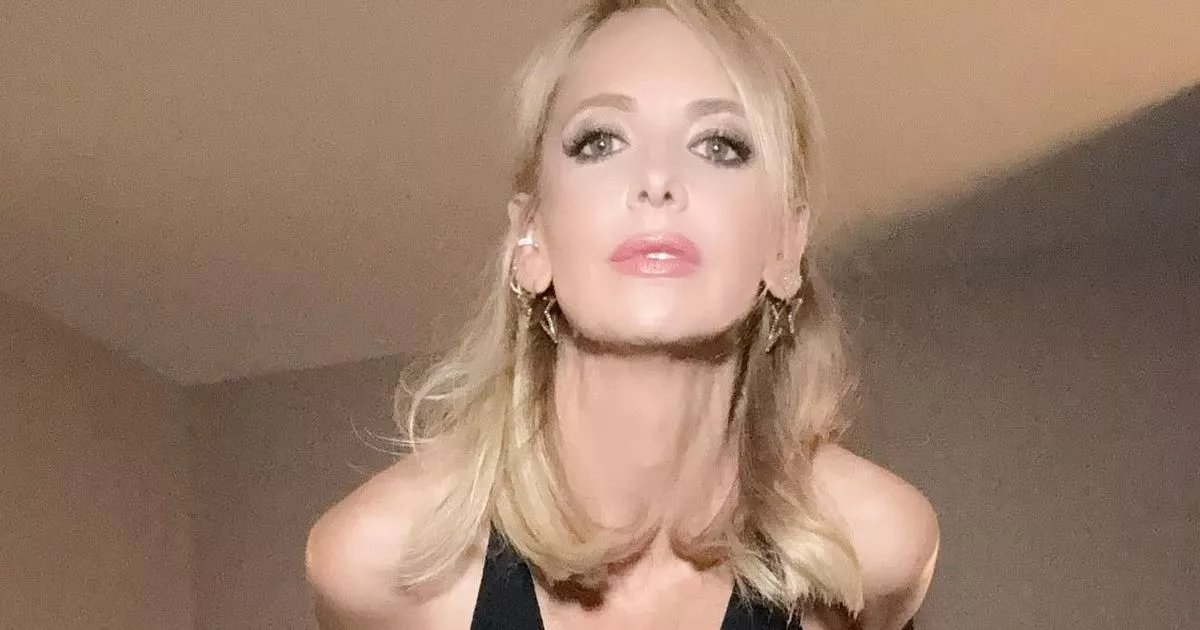 In a pair of black leather hot pants and crop top, Sarah Michelle Gellar shows off her killer figure as she confessed ‘I’ll regret this later’