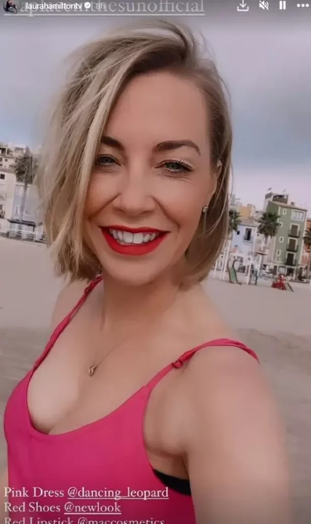 Taking a stroll on the beach in Villajoyosa, Laura posted a clip on Instagram. She said: "Good morning from Villajoyosa, just outside of Alicante. It’s so pretty here, there are lots of colourful buildings on the beach."