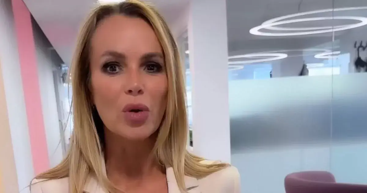 Amanda Holden ‘risks a disciplinary’ after ditching bra under seriously plunging dress