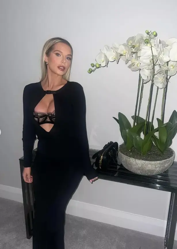 Fans were totally distracted when Helen Flanagan flashed her lace bra in a rather revealing outfit on Tuesday (April 23).