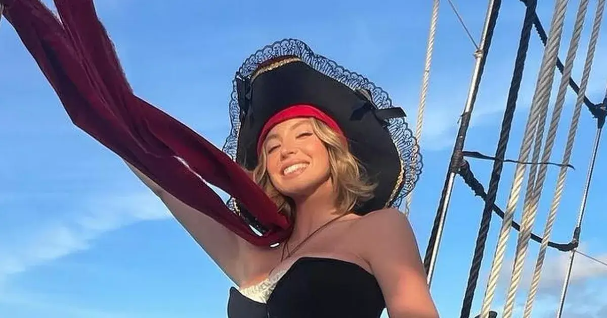 In a tiny pirate costume, Sydney Sweeney flashes her underwear teamed ...