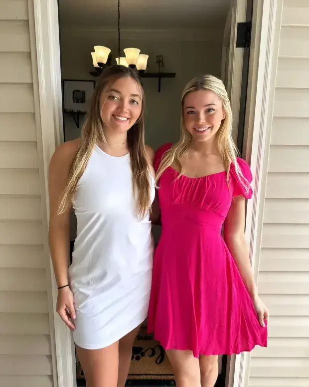 In an Instagram post published on Sunday, Dunne shared photos of herself posing with her sister, Julz Dunne, as the two hung out on Easter Sunday.