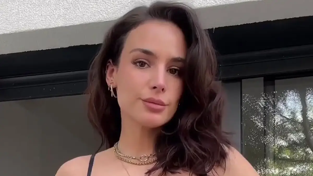 With skin-tight black trousers and a leather jacket, Jade Leboeuf gives followers an eyeful revealing her incredible abs
