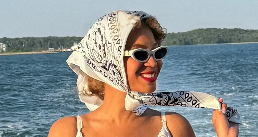Beyonce, 42, puts on an eye-popping display as she displayed her cleavage in a very low-cut white lacy mini dress as she enjoys cruise on luxury yacht Beyonce, 42, puts on an eye-popping display as she displayed her cleavage in a very low-cut white lacy mini dress as she enjoys cruise on luxury yacht
