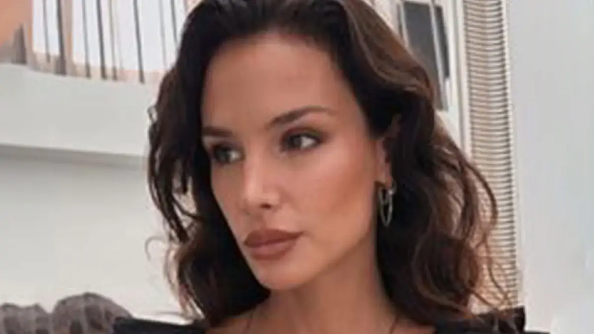 Jade Leboeuf risked a wardrobe malfunction as she went braless under a white top before changing into a bold black gown