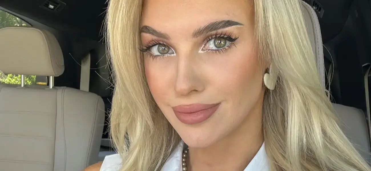 In a jaw-dropping minidress, Veronika Rajek reveals her braless assets and abs in a minuscule number that just about covers her.