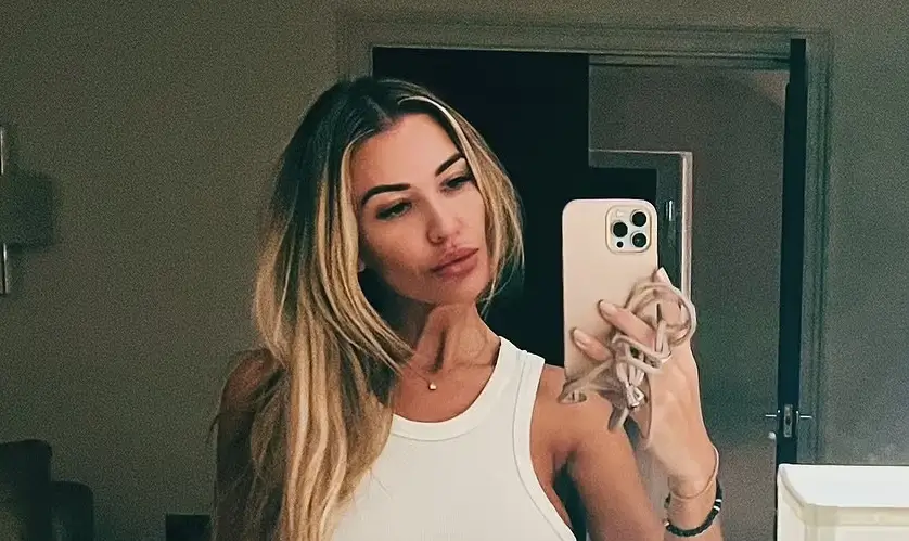 Christine McGuinness set the internet on fire with a series of selfies that showcased her incredible figure