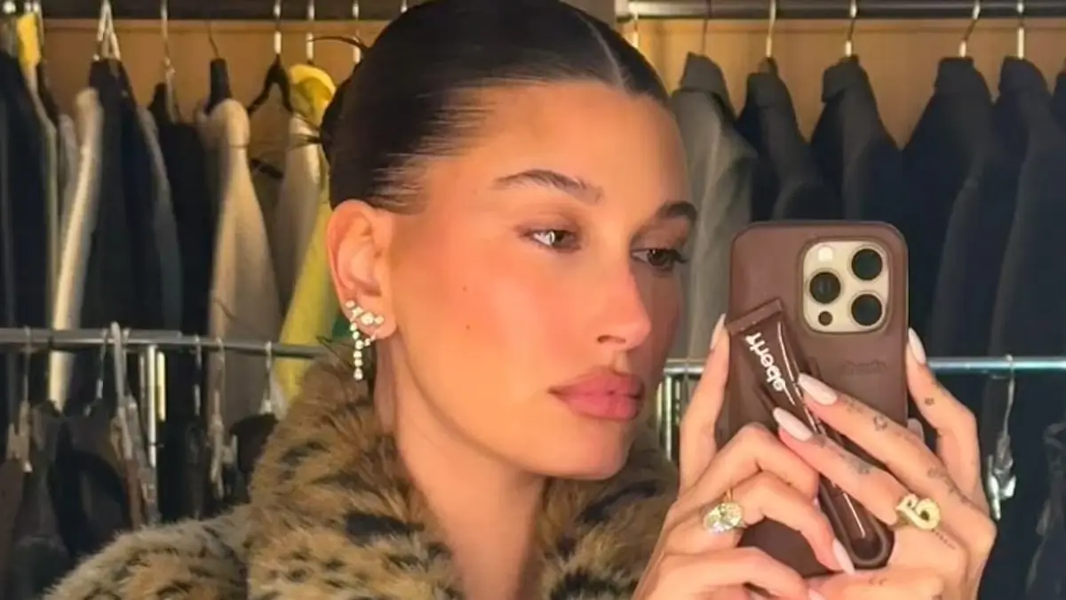 Hailey Bieber stuns with her post-baby body in lingerie just four months after giving birth to son with Justin Hailey Bieber stuns with her post-baby body in lingerie just four months after giving birth to son with Justin