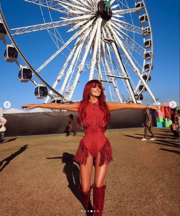 The reality star, aged 34, took to Instagram to unveil a series of stunning images from the renowned music festival in the Californian desert. This event, celebrated for attracting the stars annually, was the backdrop for her captivating display.