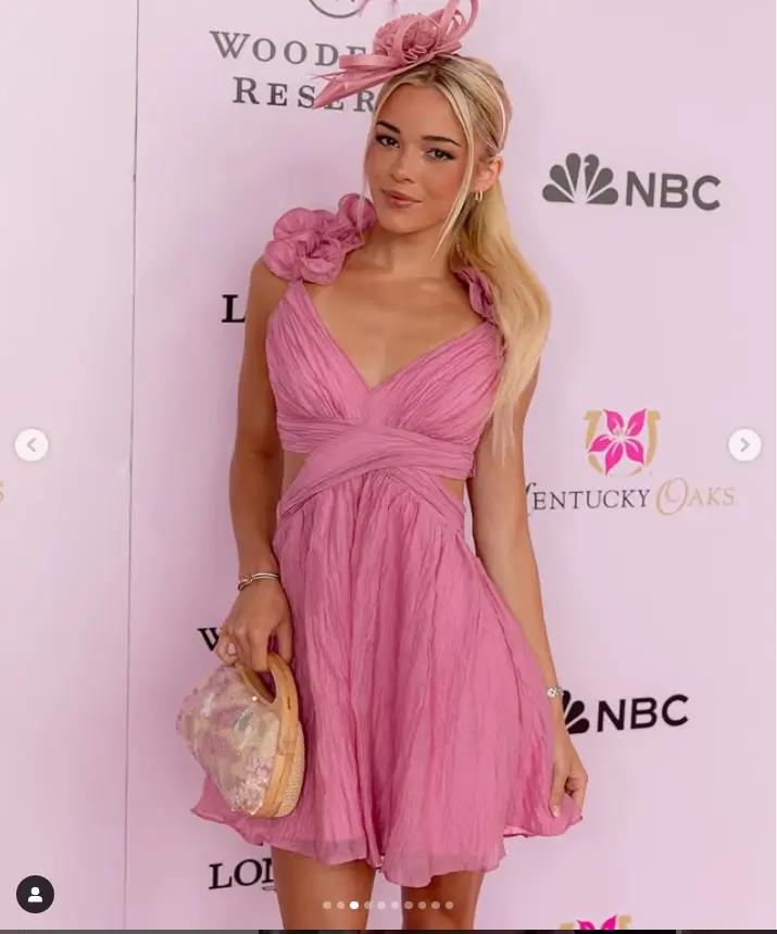 Before the main event, Dunne dazzled on the red carpet in a short pink dress with cut-outs and a sleeveless design. She complemented her look with a matching headpiece and a sequinned handbag.