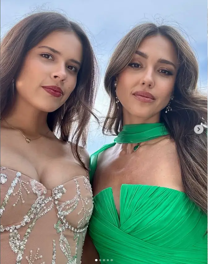 Jessica Alba was in attendance at Jeff Bezos and Lauren Sanchez's Venice nuptials, accompanied by her 17-year-old Honor.